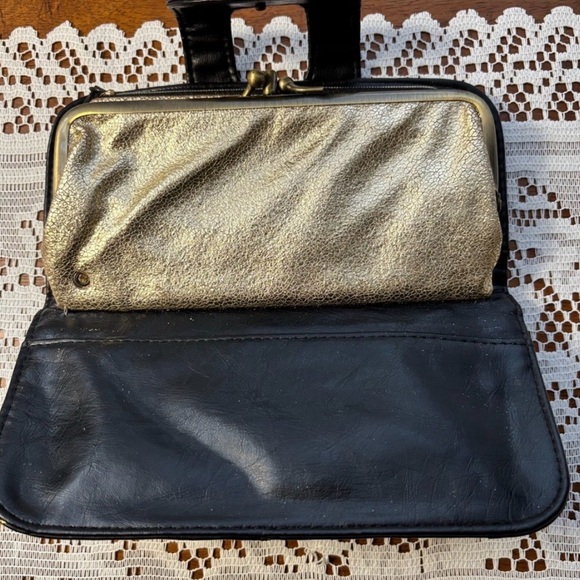 Loungefly Black and Gold Skull Wallet - Picture 5 of 6